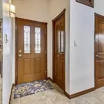 Exclusive 2 Bedroom Mountain Vacation Rental In The Heart Of Downtown Aspen One Block From Silver Queen Gondola
